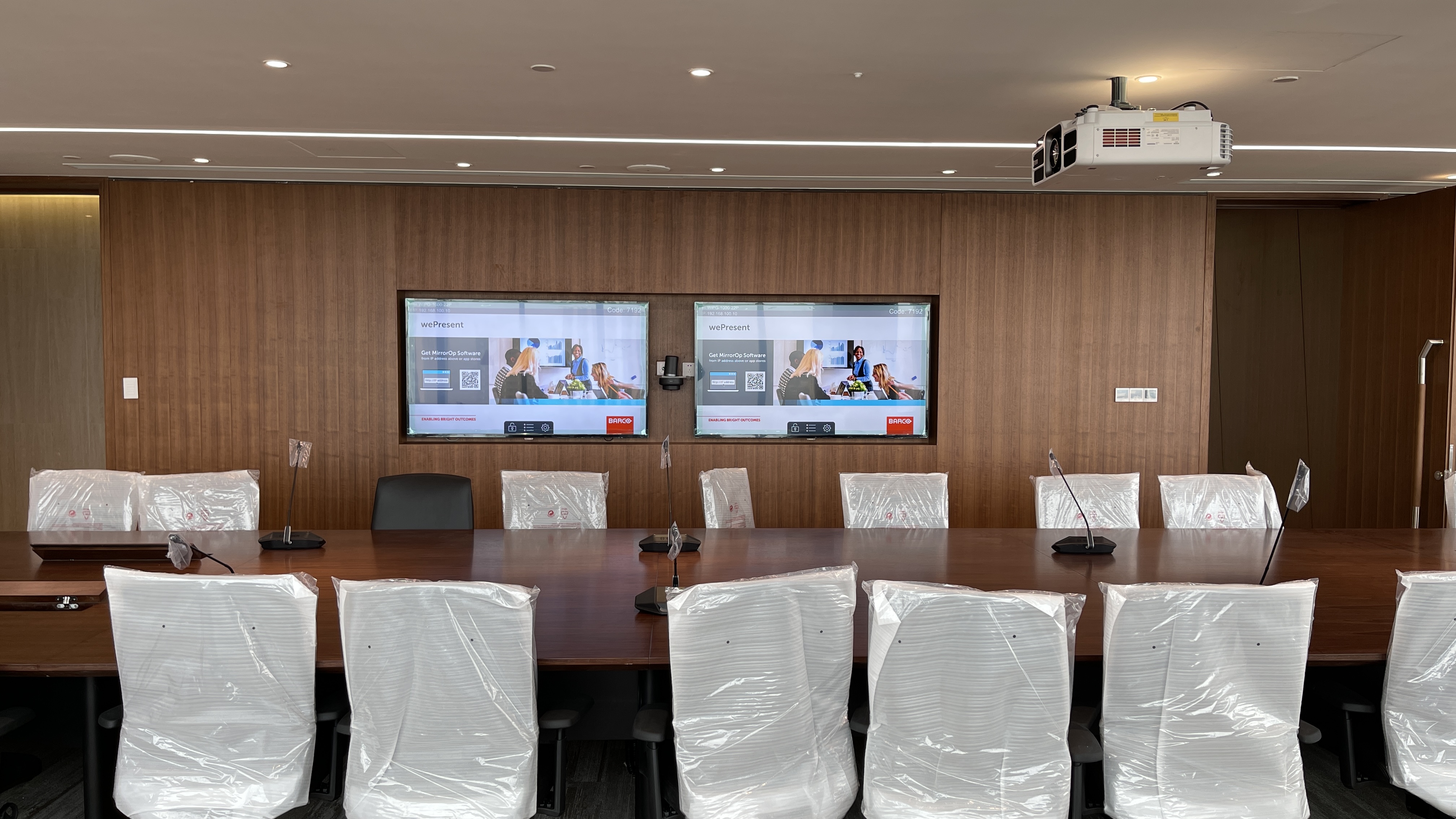 會議室3.JPG 會議室3.JPG